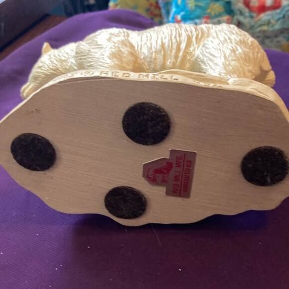 Red Mill Polar Bear Figurine - Picture 4 of 4